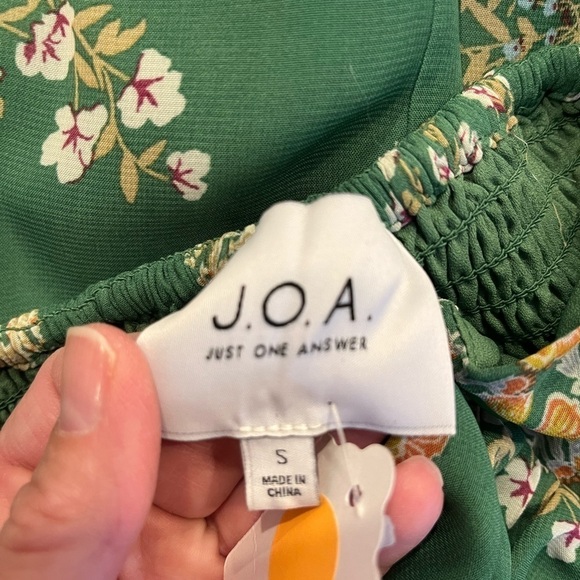 J.O.A. Green Floral Jumpsuit - Picture 4 of 6